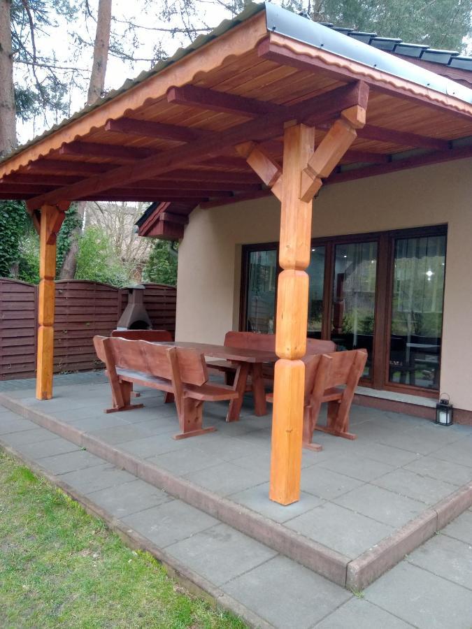 Urokliwy Domek Nad Brzegiem Jeziora Lubiatów エクステリア 写真